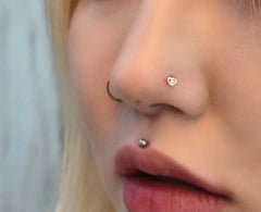 เจาะจมูกใส 20G วัสดุซิลิโคนอ่อนนุ่ม อ่อนโยนต่อรู (2 แบบ)