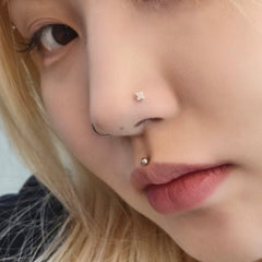 เจาะจมูกใส 20G วัสดุซิลิโคนอ่อนนุ่ม อ่อนโยนต่อรู (2 แบบ)