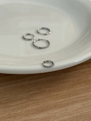 【サージカルステンレス】1.2mm キュービック ワンタッチ リングピアス 21G (4サイズ)