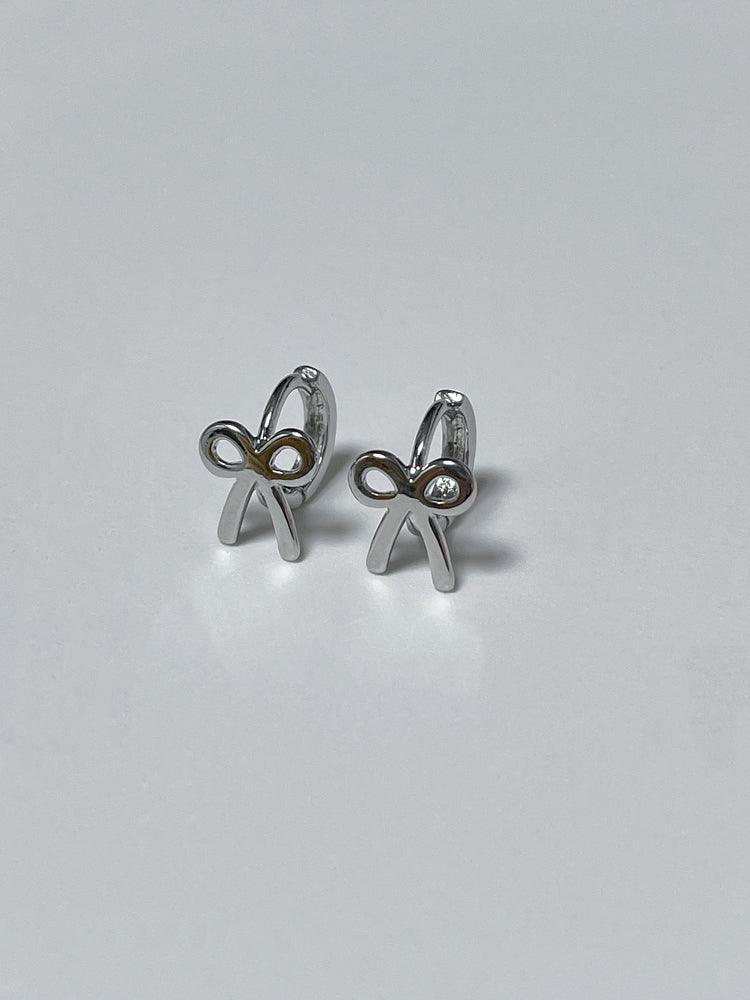 フラット リボン ワンタッチ リング ピアス - 4MiLi (フォーミリ)