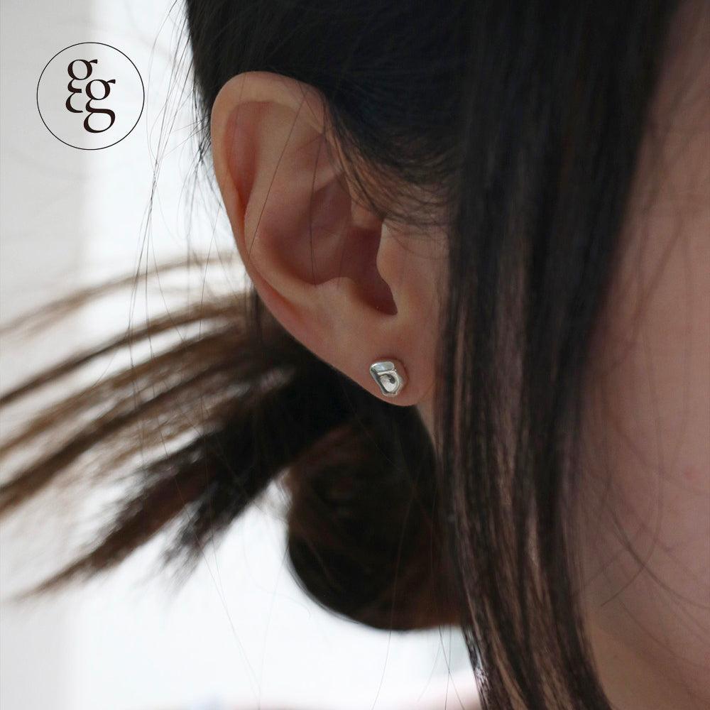silver925 pebble earrings (2color) - 4MiLi (フォーミリ)