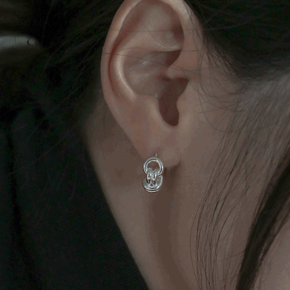 silver925 double knotted earrings (2color) - 4MiLi (フォーミリ)