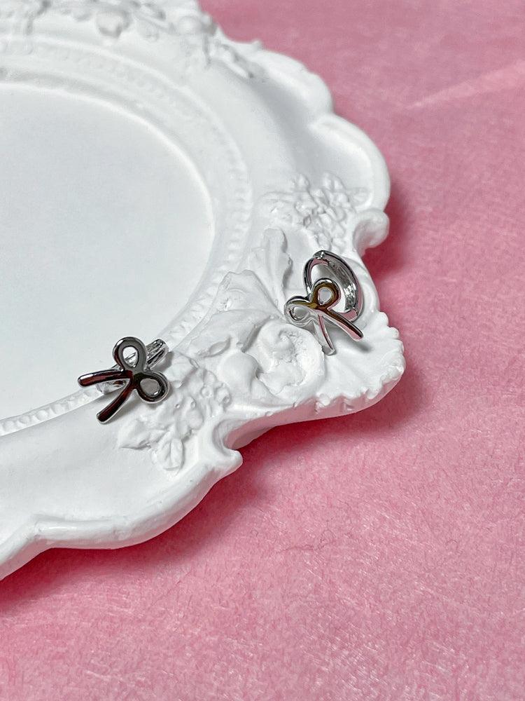 フラット リボン ワンタッチ リング ピアス - 4MiLi (フォーミリ)