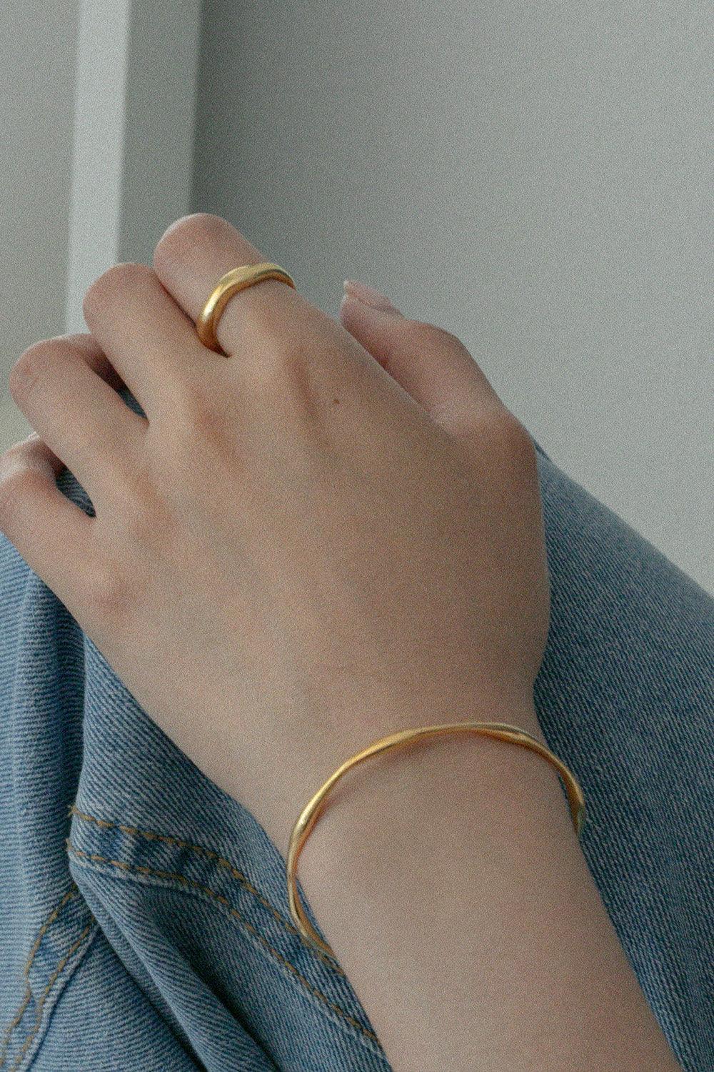 silver925 wave bangle bracelet (2color) - 4MiLi (フォーミリ)