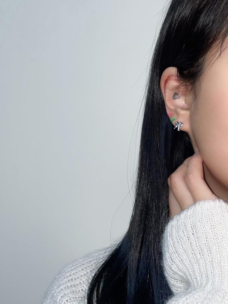 フラット リボン ワンタッチ リング ピアス - 4MiLi (フォーミリ)