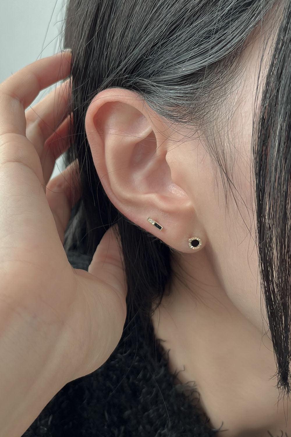 14k black half cubic bar piercing 21G - 4MiLi (フォーミリ)