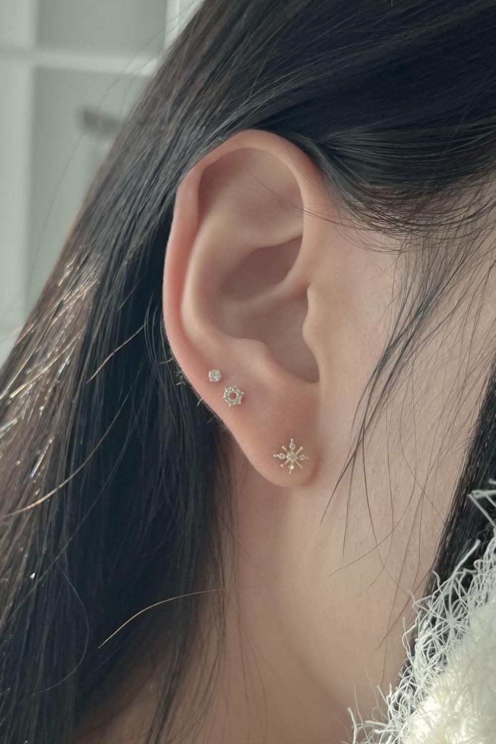 14k snowflake piercing earrings 21G