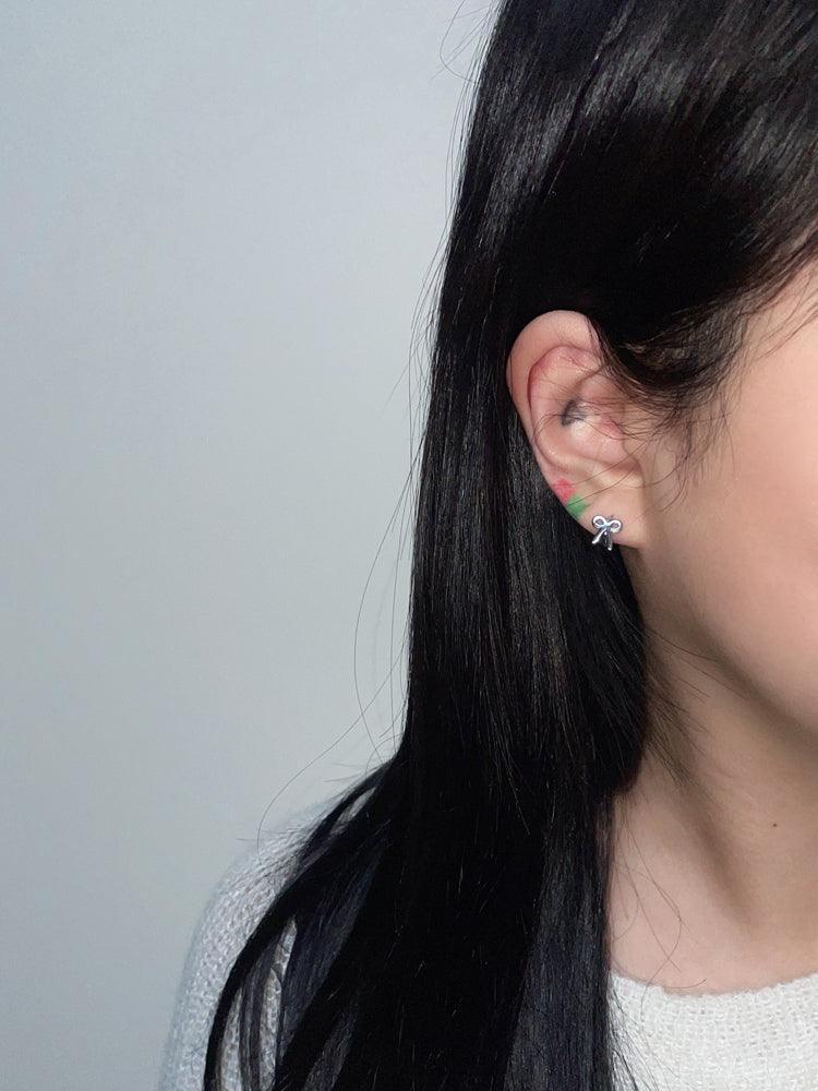 フラット リボン ワンタッチ リング ピアス - 4MiLi (フォーミリ)