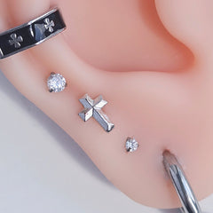 軟骨ピアス 16G ゴシックエッジ シャープクロス ピアス