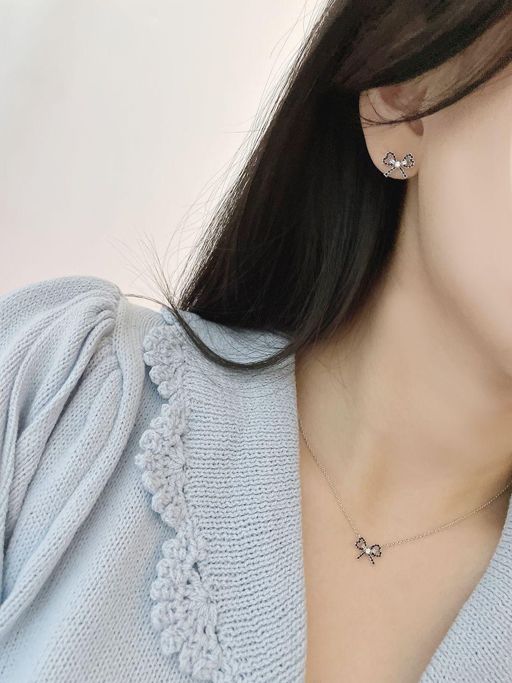 ブラック キュービック リボン ネックレス (2Color) - 4MiLi (フォーミリ)