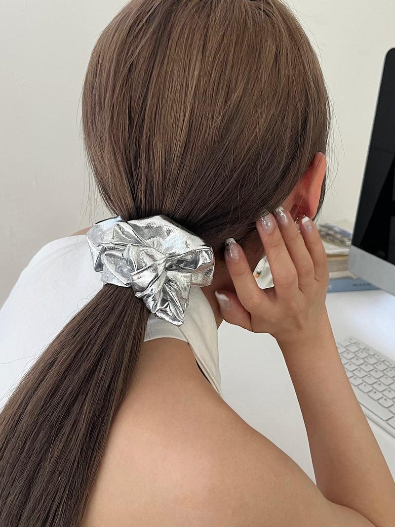 メタリック シルバー シュシュ (5Color) スクランチー - 4MiLi (フォーミリ)