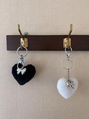 ハート ポンポン ファー リボン キーホルダー キーリング (2Color) - 4MiLi (フォーミリ)