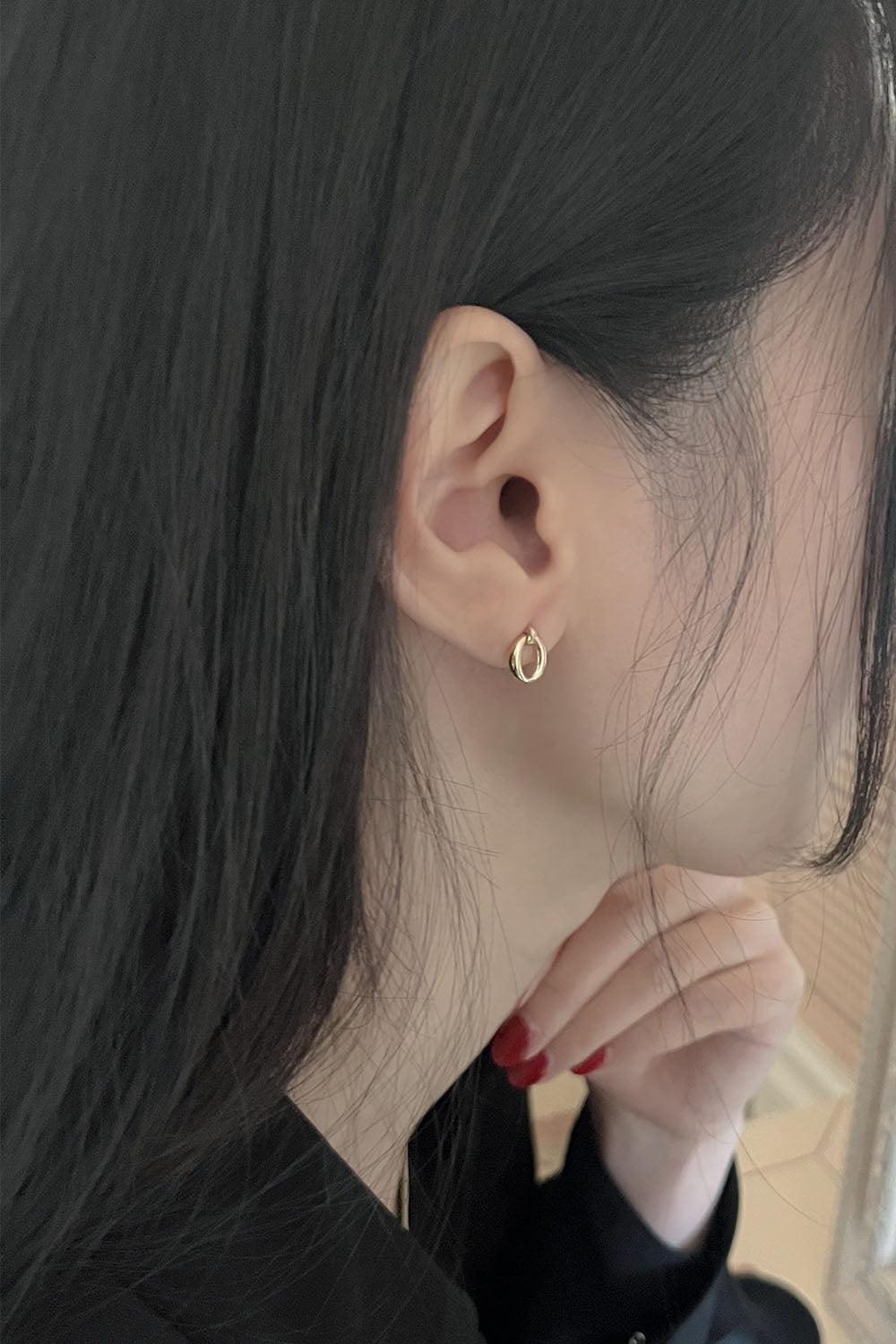 14k oval hinge earrings (1 pair) - 4MiLi (フォーミリ)