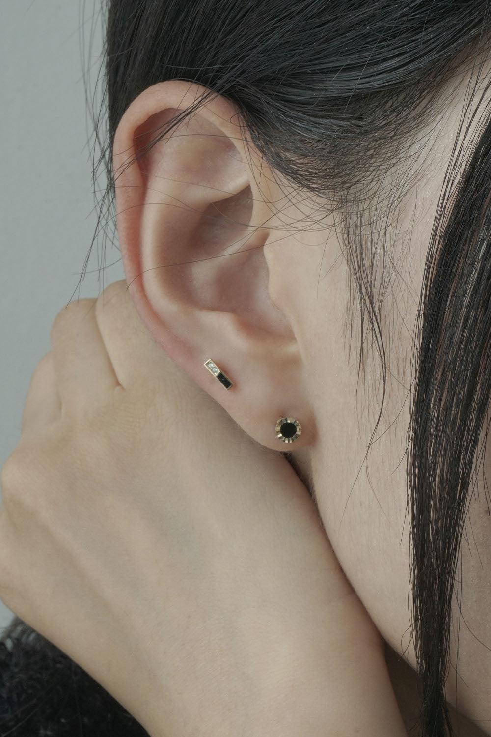 14k black half cubic bar piercing 21G - 4MiLi (フォーミリ)