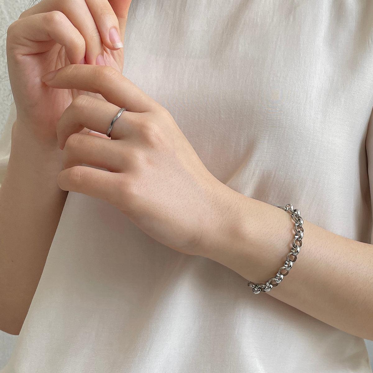 8ミリ花トグルバーブレスレット Bracelet 10000won 