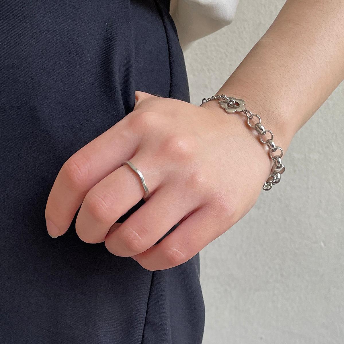 8ミリ花トグルバーブレスレット Bracelet 10000won 