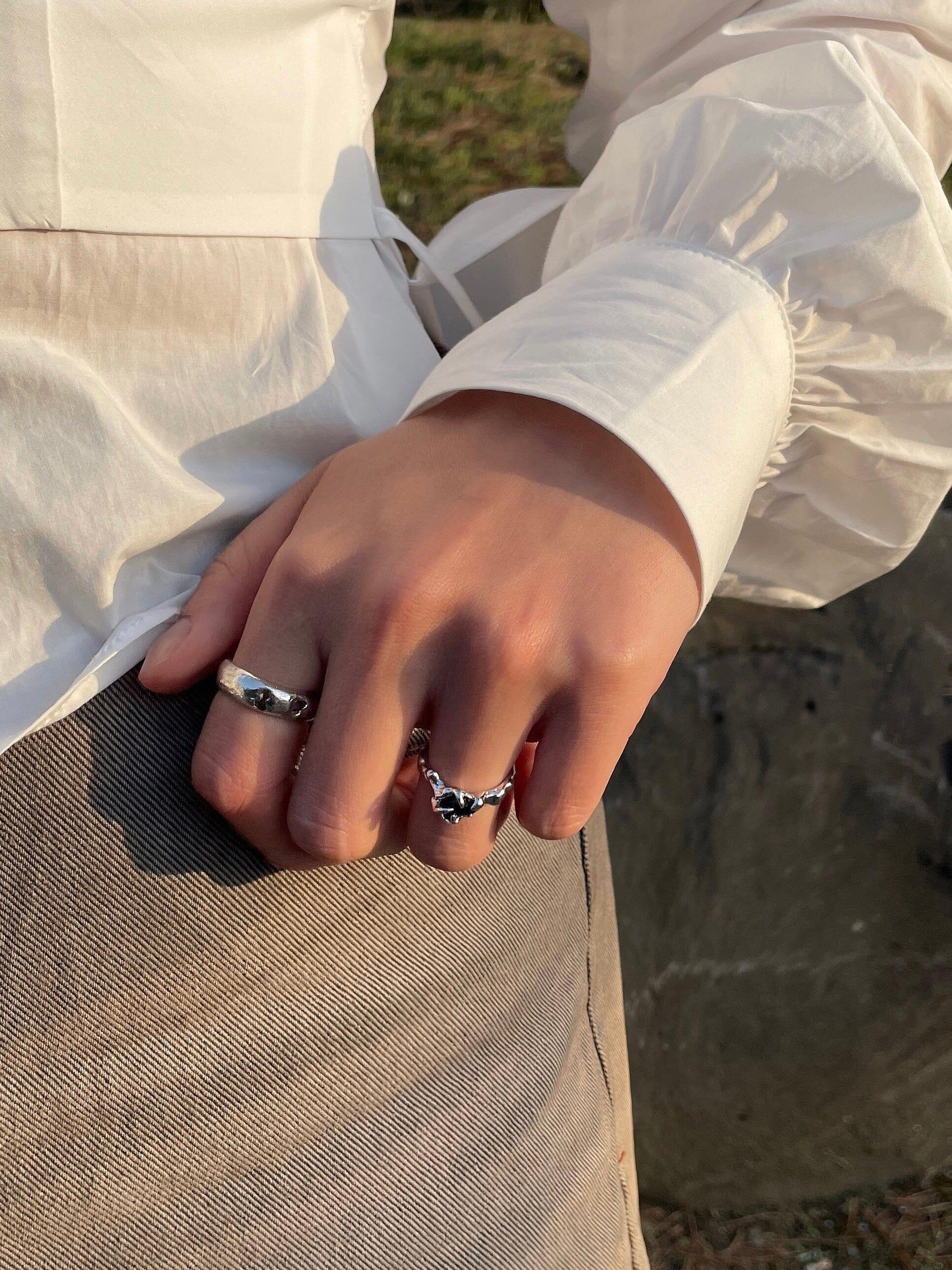 アイスクリスタル ブラック キュービック ウェーブリング ring oh-kim