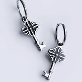 アンロック・アンティーク・ペンダント・キー・リング・ピアッシング Piercing from lizzy