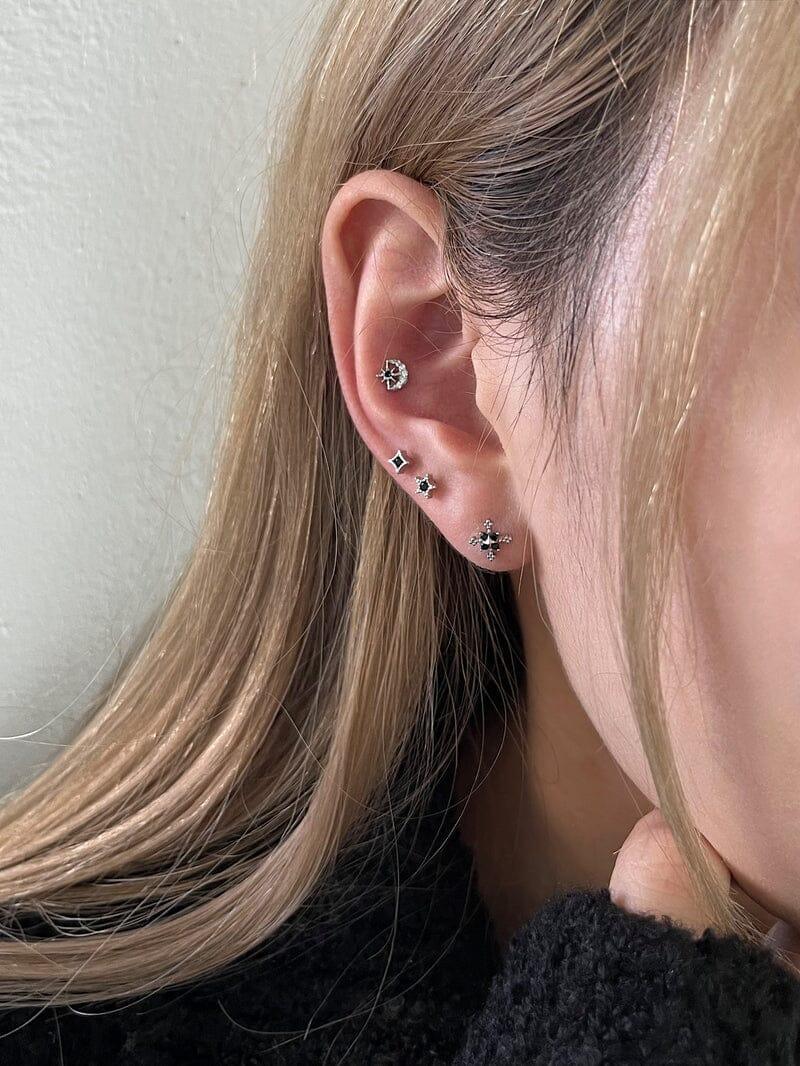 ブラック・スパークリング・ピアッシング Piercing younglong-seoul