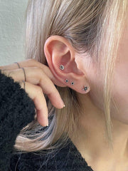 ブラック・スパークリング・ピアッシング Piercing younglong-seoul