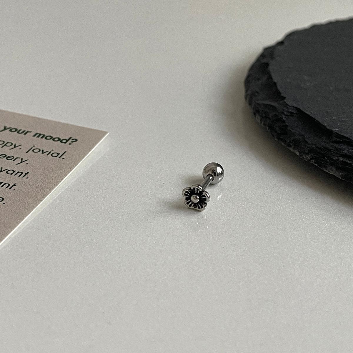 【即納】ブラック花ピアッシング Piercing 10000won