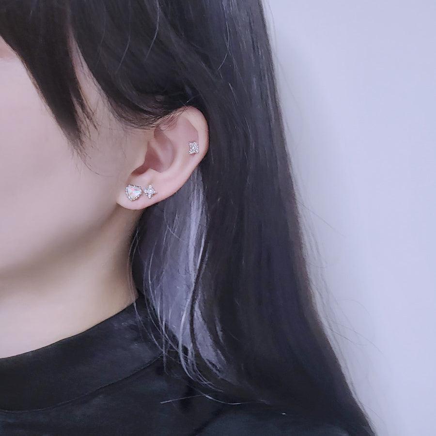 クララ オーロラ クリスタル ピアッシング Piercing from lizzy