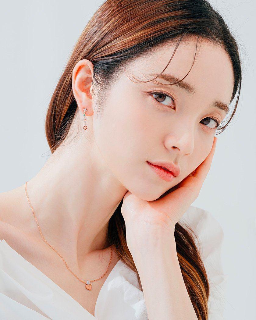 Mary Flower ピアス Earrings soo&soo