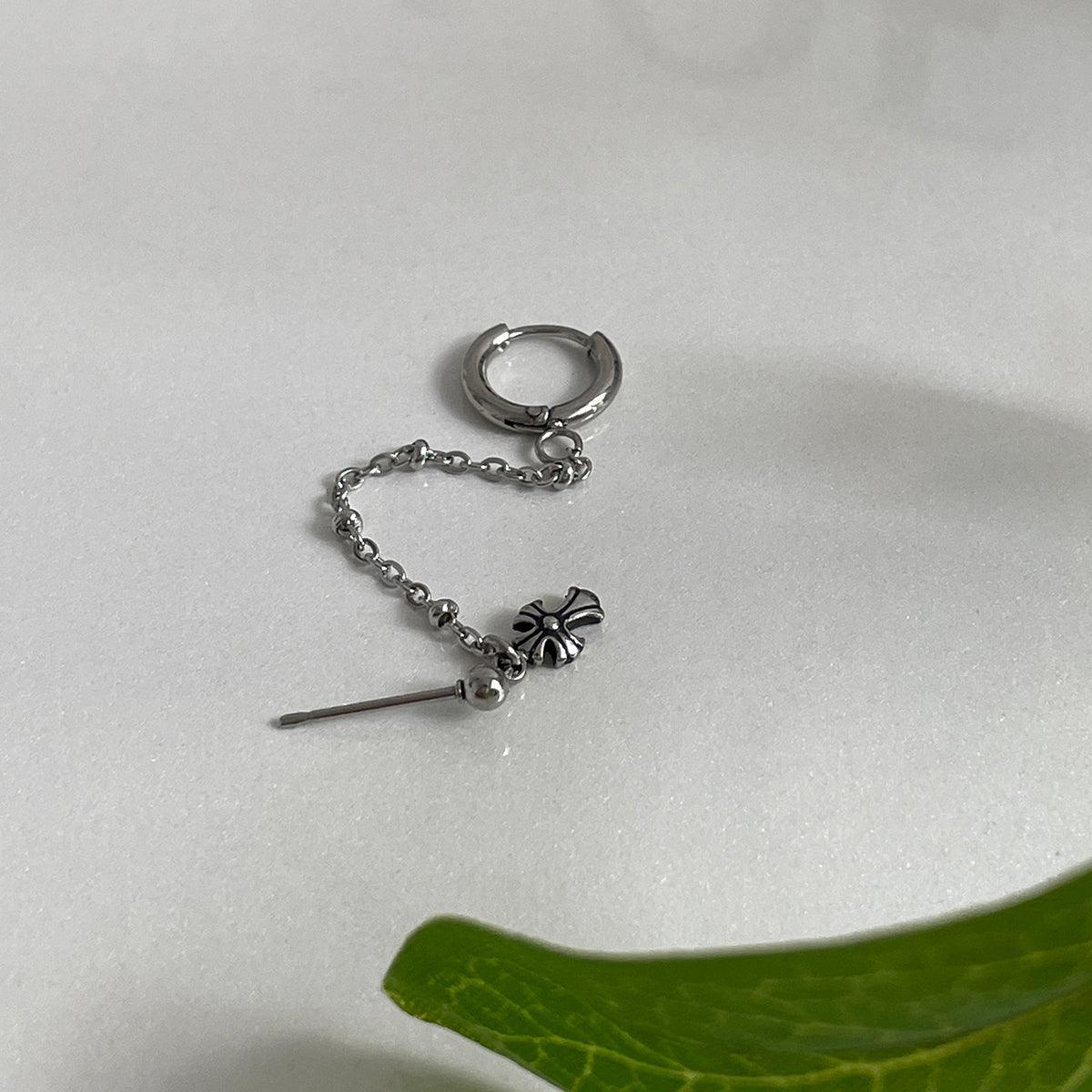 ミニ十字架チェーンピアス Piercing 10000won