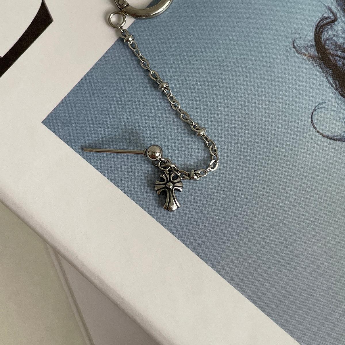 ミニ十字架チェーンピアス Piercing 10000won