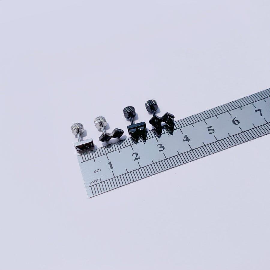 レベッカ ブラック 角錐 ピアッシング Piercing from lizzy