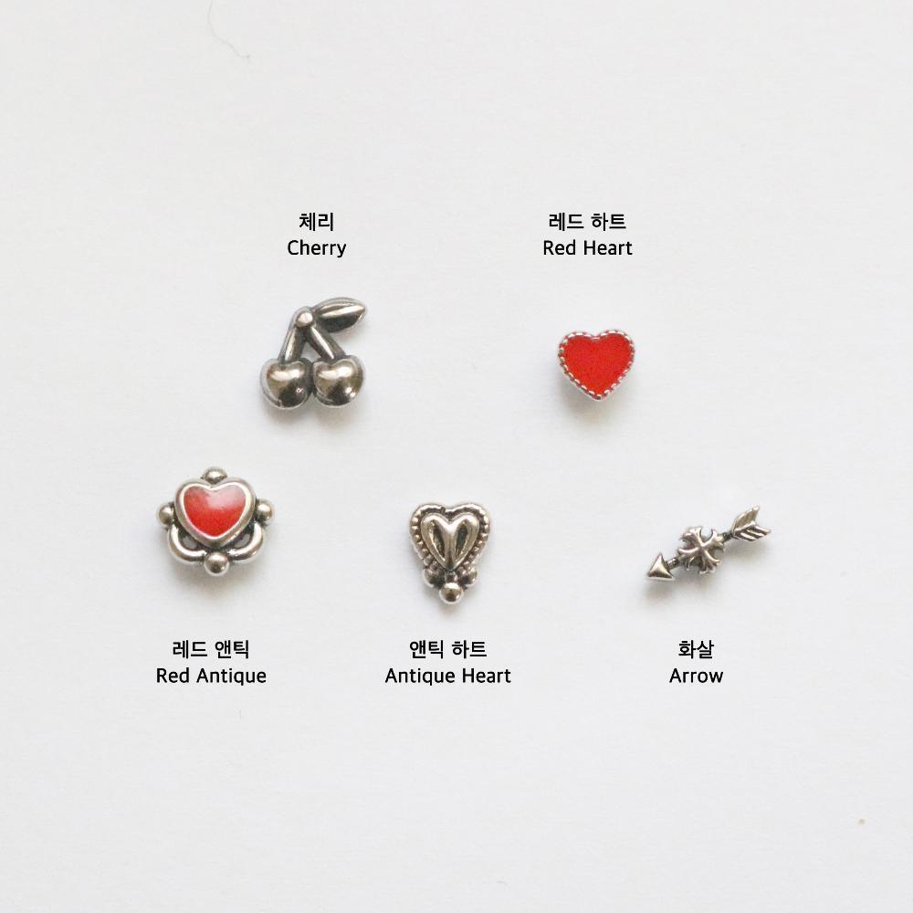 Red Antique (ピアス/ピアッシング) Piercing bling moon