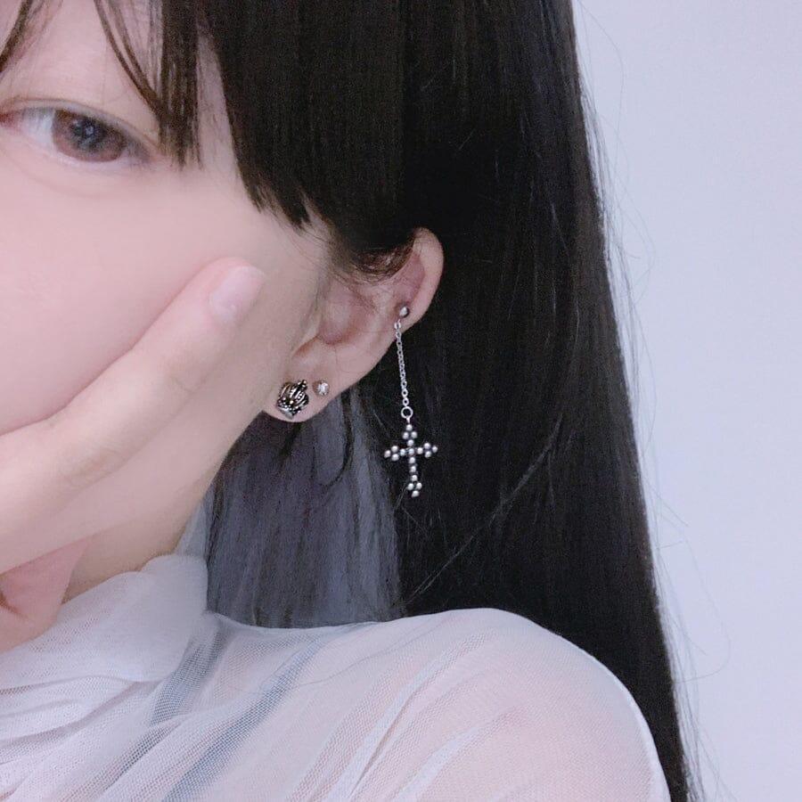 ジョアン・ドット・ボール・クロス十字架・ピアッシング Piercing from lizzy