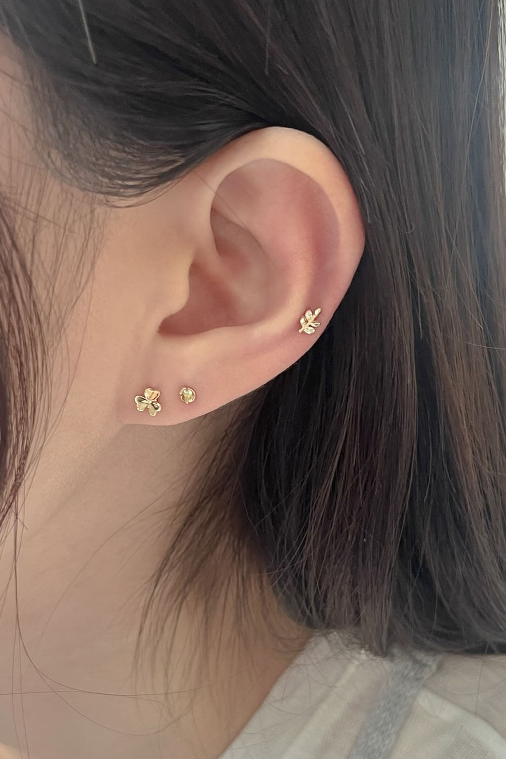 14k leaf cubic piercing 21G