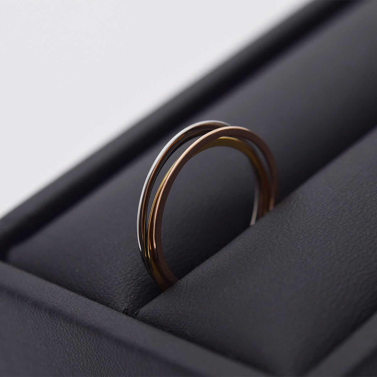 サージカル 0.5mm 極細リング 4色 重ね付け シンプル 指輪 シンプル レイヤード 指輪