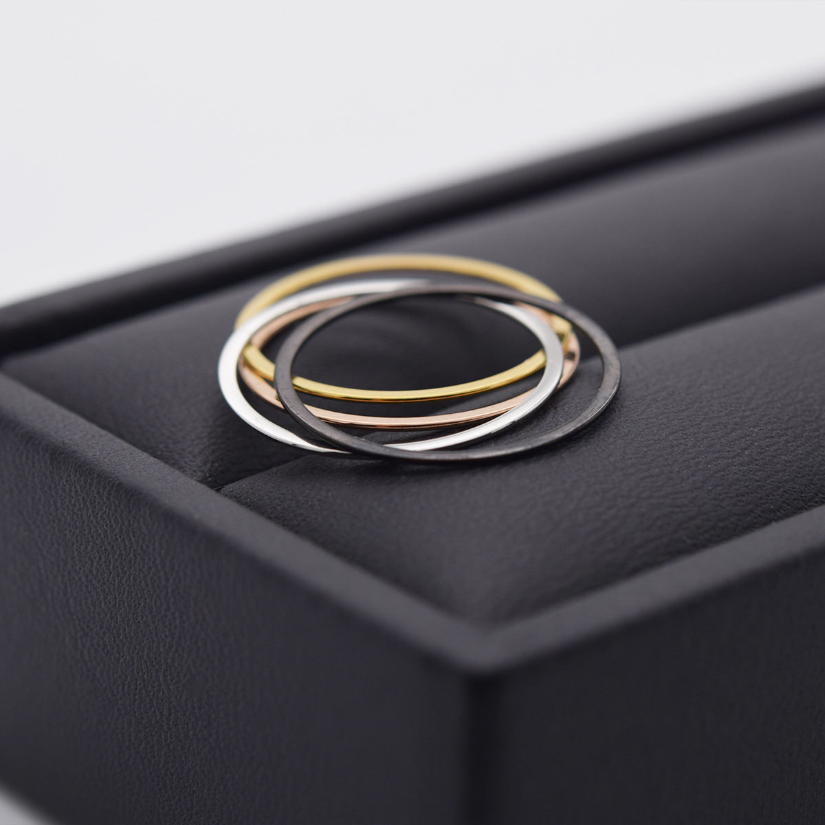 サージカル 0.5mm 極細リング 4色 重ね付け シンプル 指輪 シンプル レイヤード 指輪