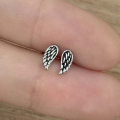 [サージカル]アンティーク風 ウィング ピアス 16G 羽根モチーフ 軟骨ピアス