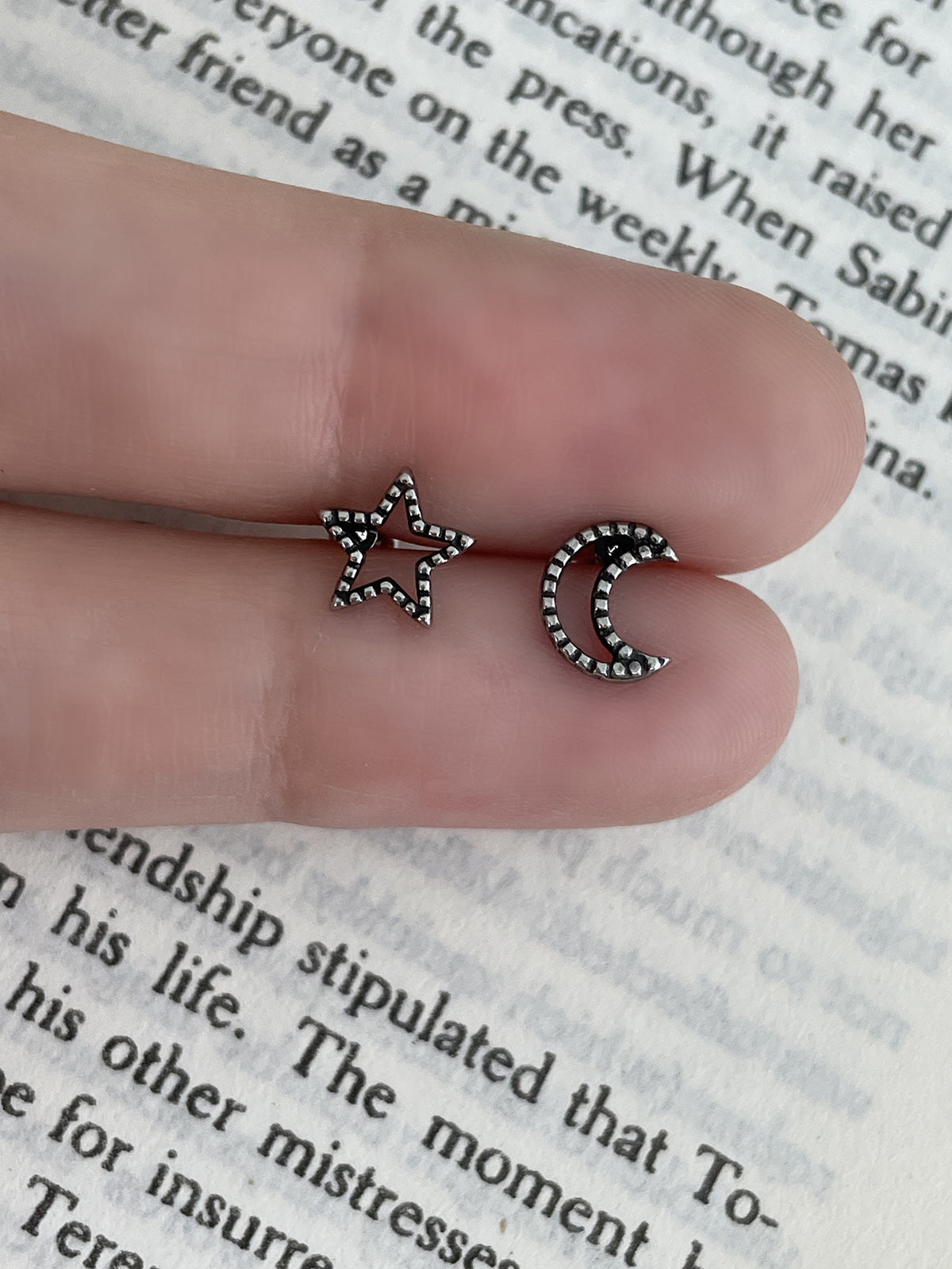 [サージカル]アンティークライン スター ムーン バーベルピアス 星 月 ボディピアス 16G 軟骨ピアス