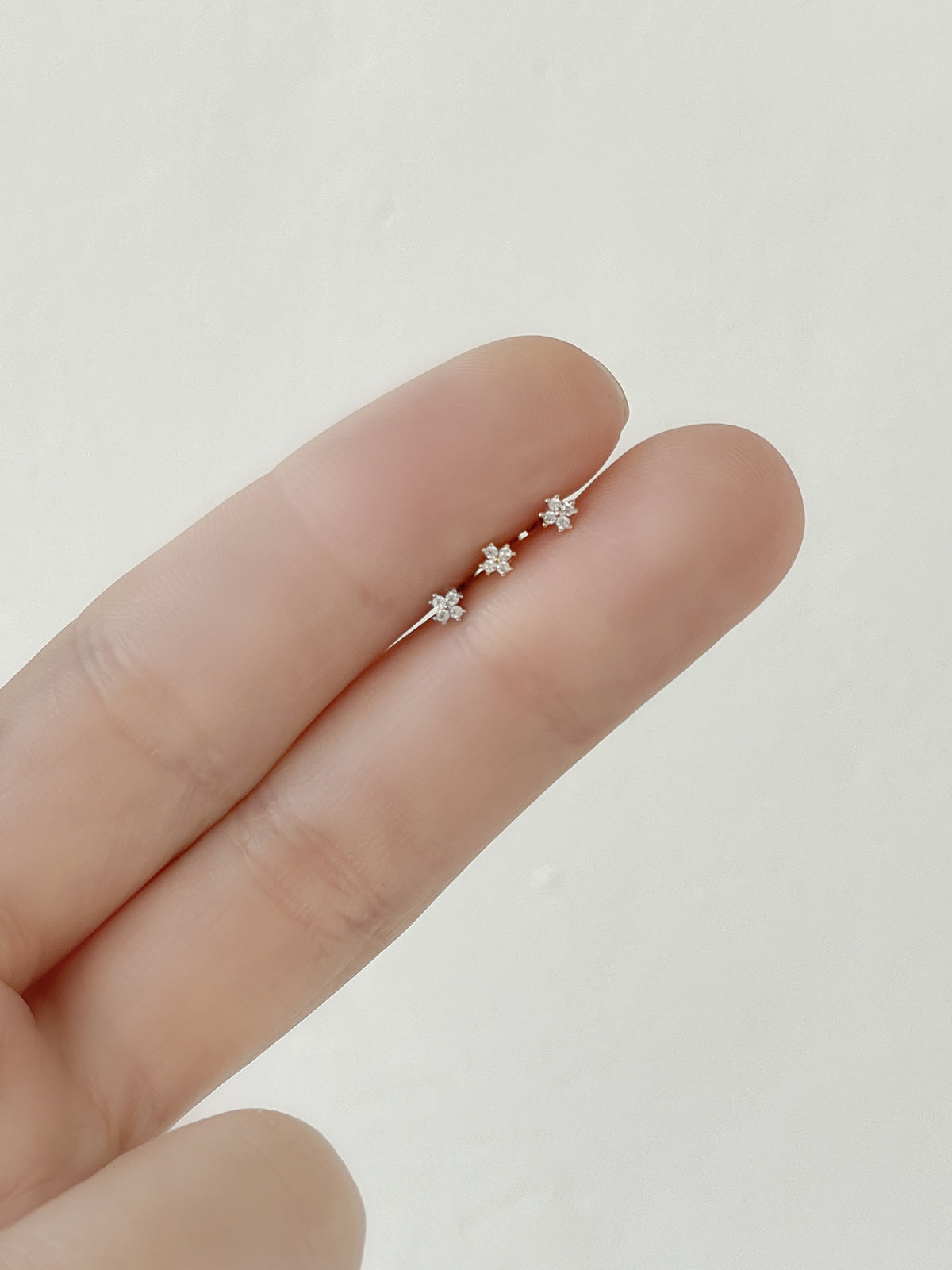 [ผ่าตัด] ริบบิ้นมินิโฟลว์ (3 สี) 16G เจาะร่างกาย เจาะหลัง เจาะกระดูกอ่อน 