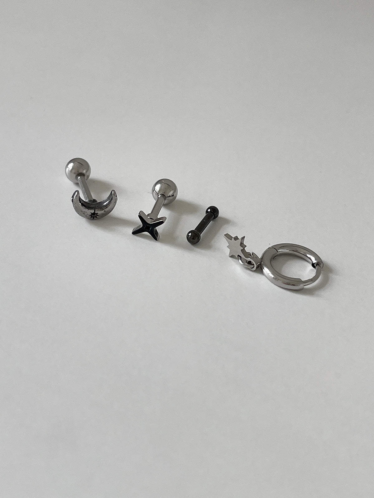 [4個セット]全サージカル ブラックナイト ウェブ ピアッシングセット 16G