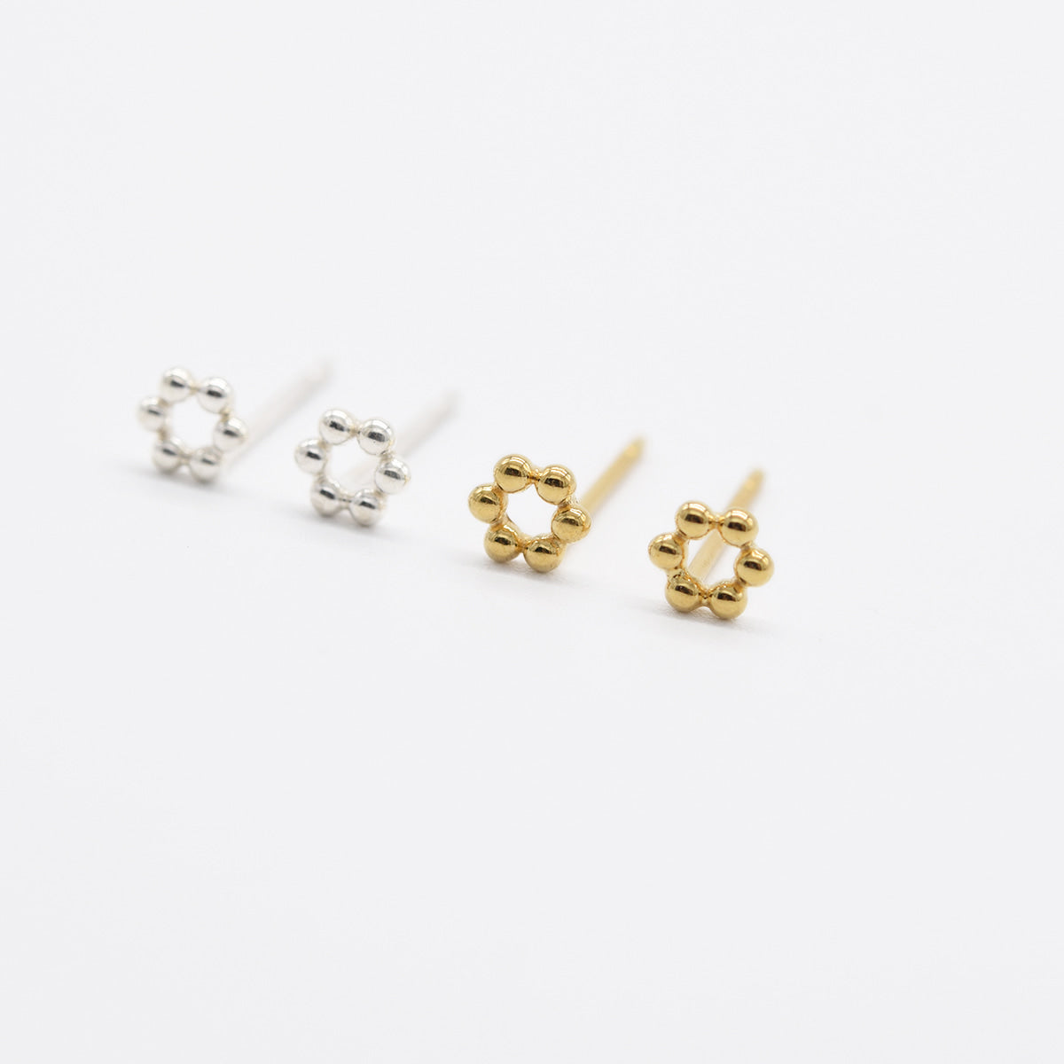 [925 Silver]つぶつぶ フラワーピアス (2Color) ミニボール 両耳用