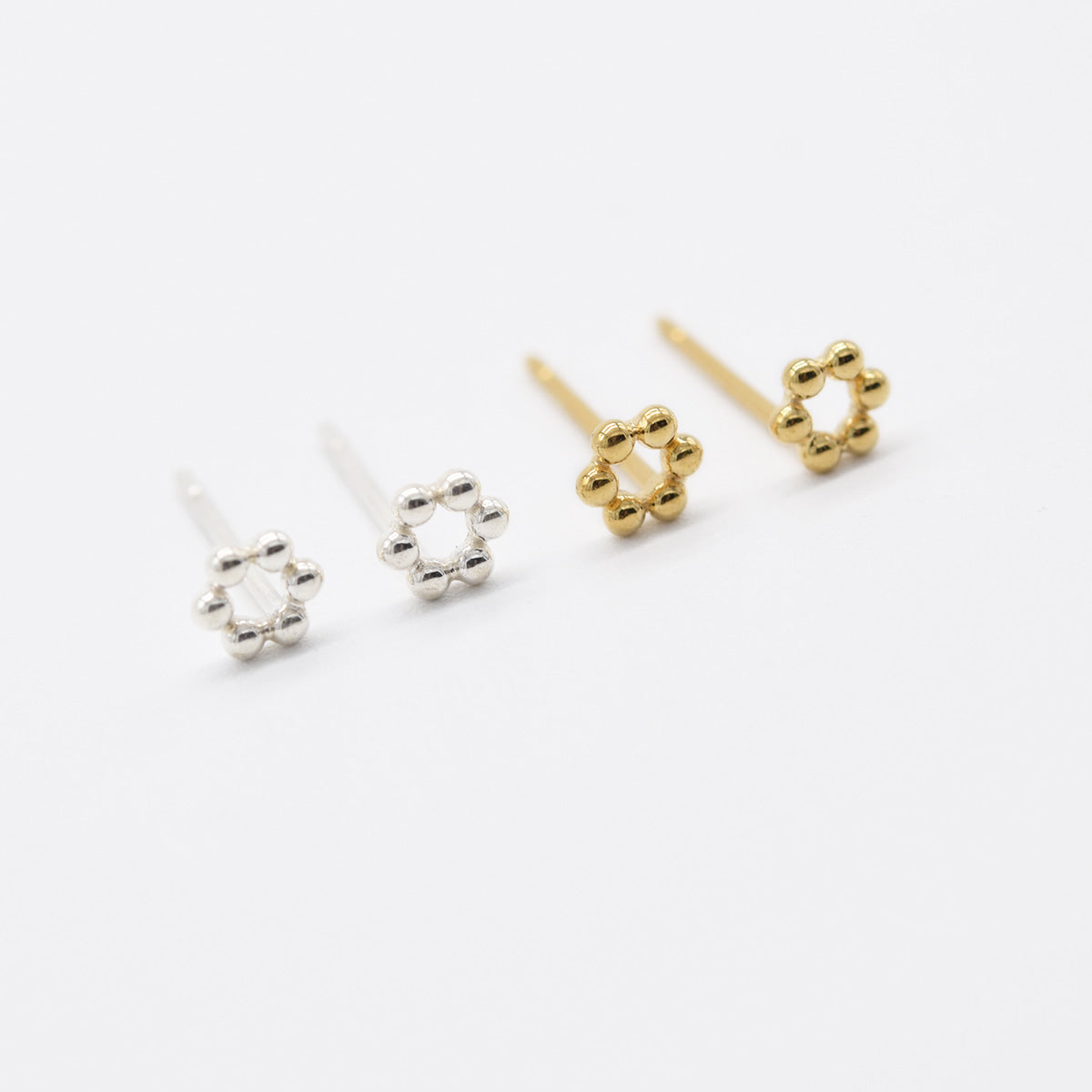[925 Silver]つぶつぶ フラワーピアス (2Color) ミニボール 両耳用