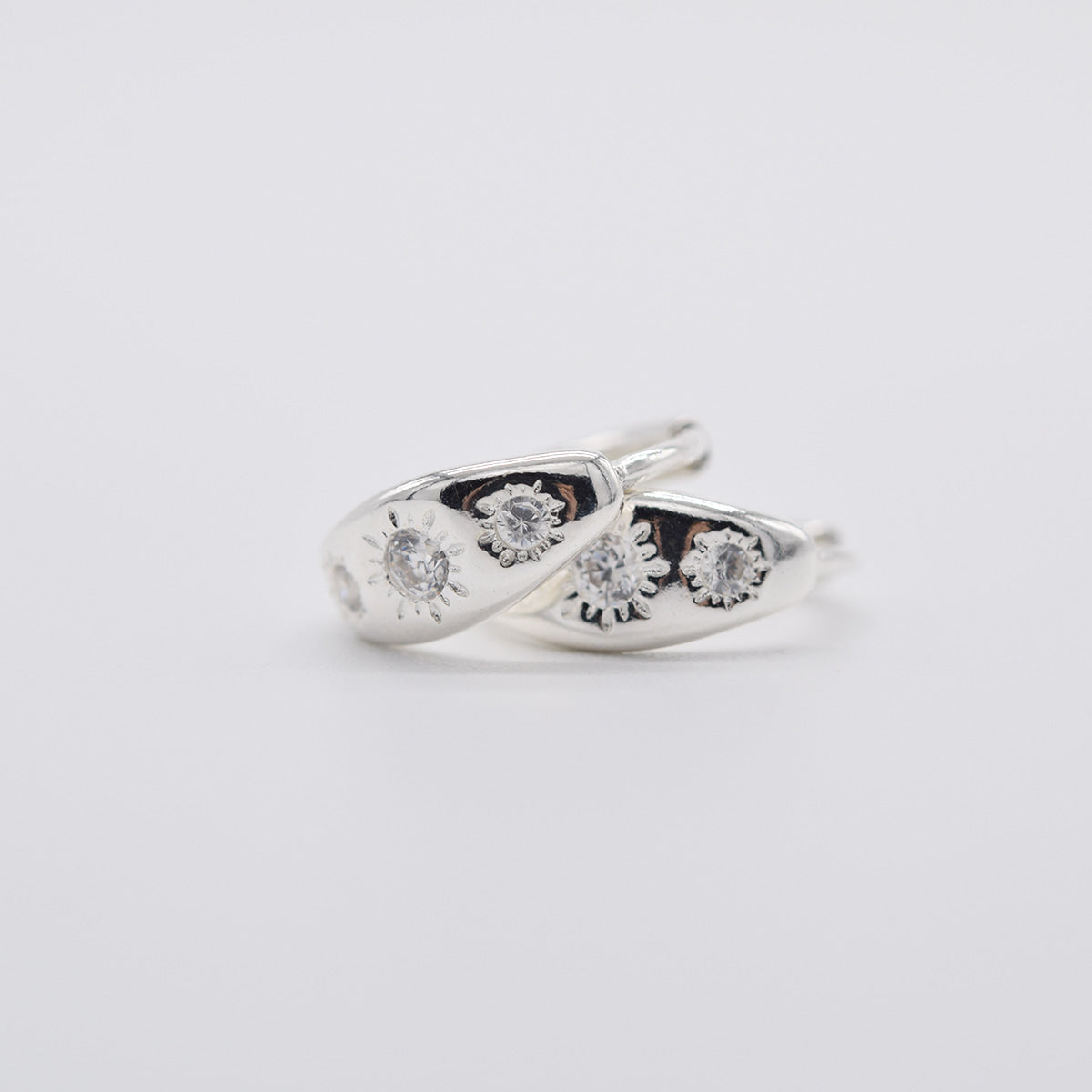 [925 Silver]サンモチーフ ジルコニア ワンタッチフープピアス 両耳用