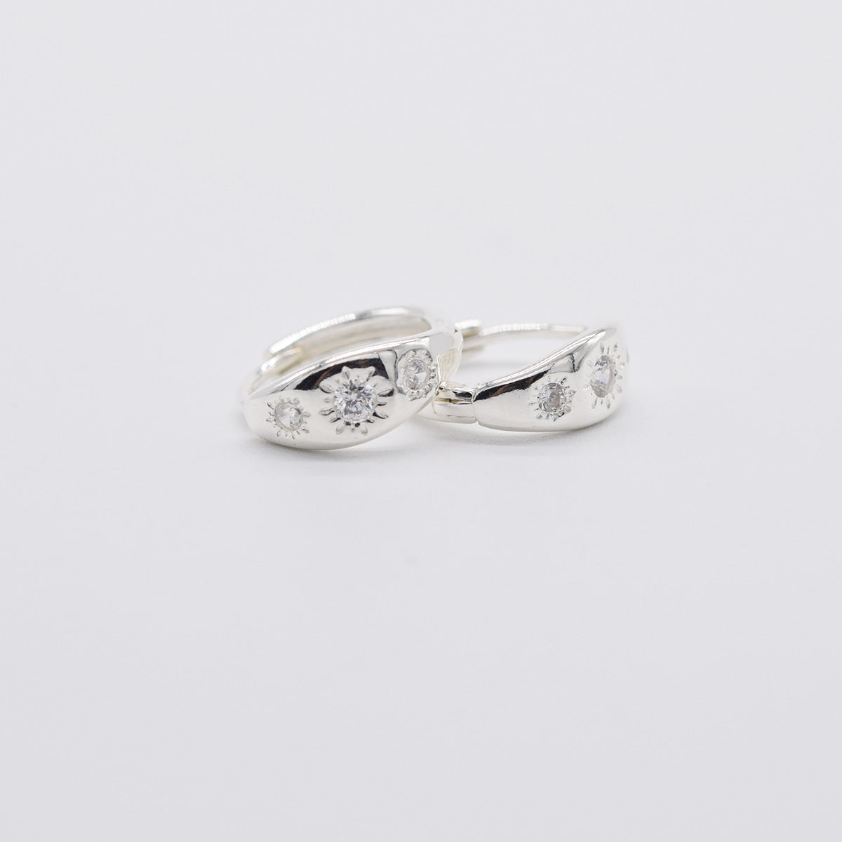 [925 Silver]サンモチーフ ジルコニア ワンタッチフープピアス 両耳用