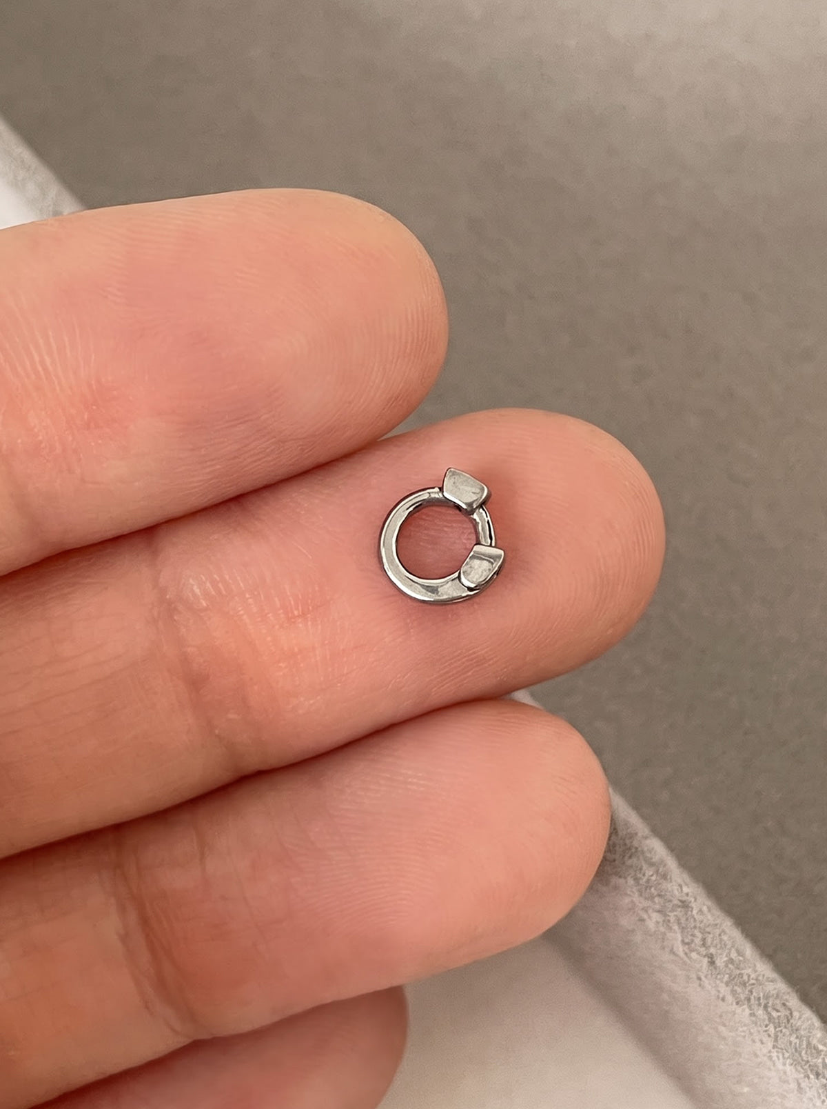 [全サージカル] プチ ヘリックス ワンタッチ フープピアス 18G 内径約3.6mm