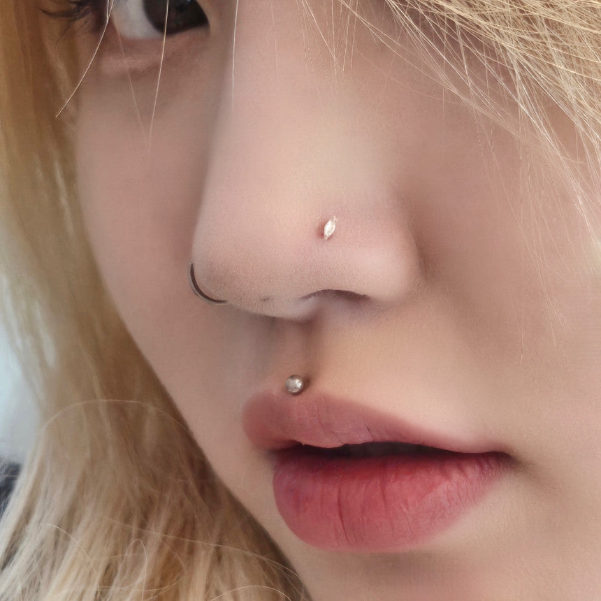 เจาะจมูกใส 20G วัสดุซิลิโคนอ่อนนุ่ม อ่อนโยนต่อรู (2 แบบ) 