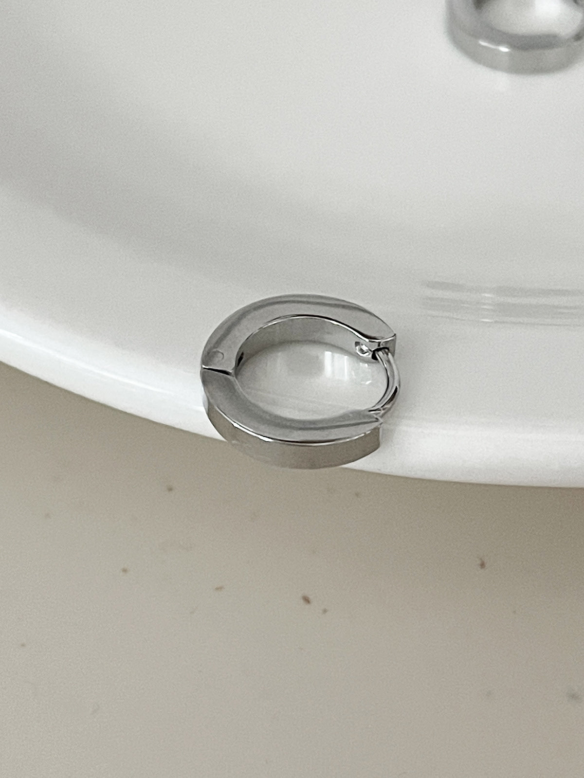 [全サージカル]フラットワンタッチリングピアス ボールドフラット シンプル厚み