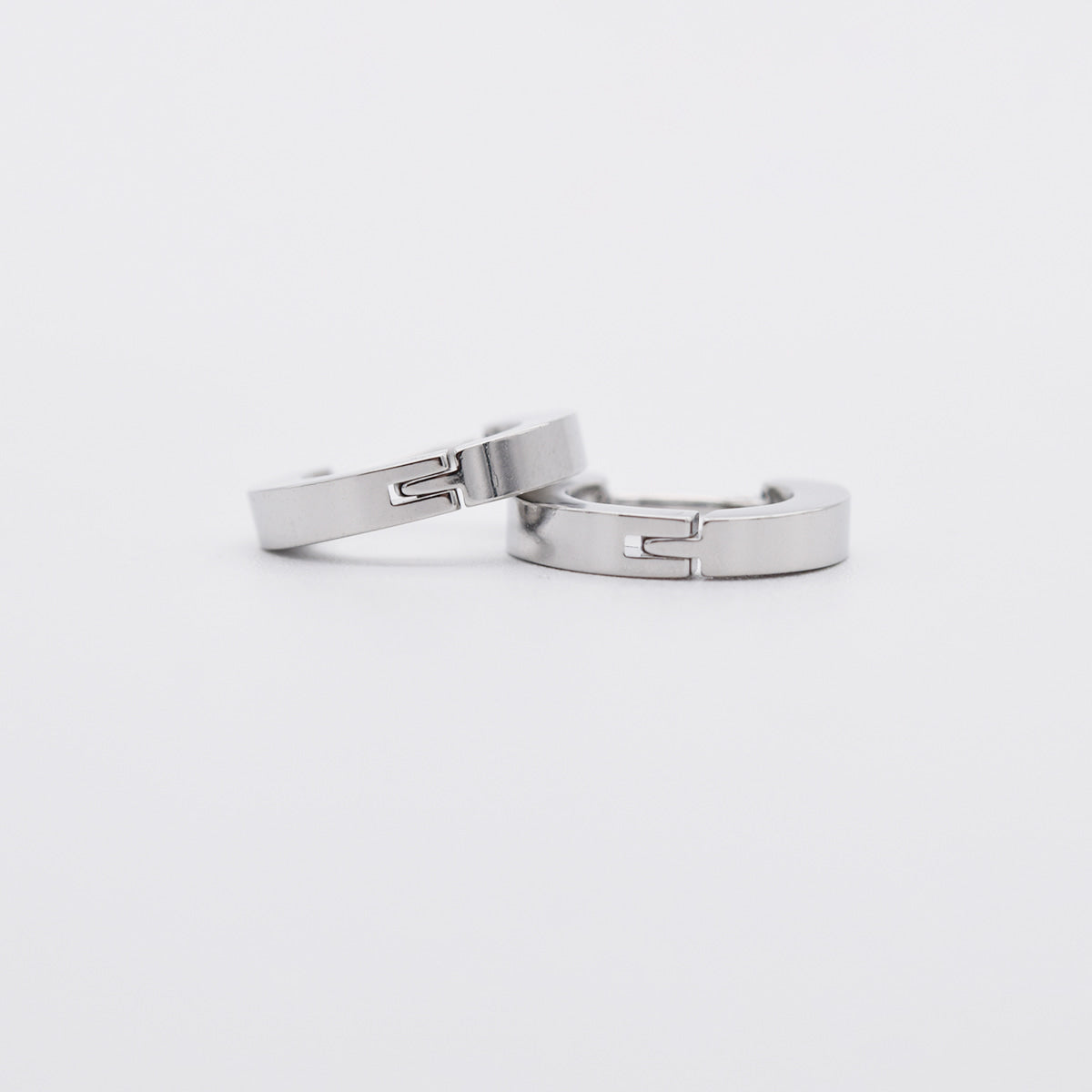 [全サージカル]フラットワンタッチリングピアス ボールドフラット シンプル厚み