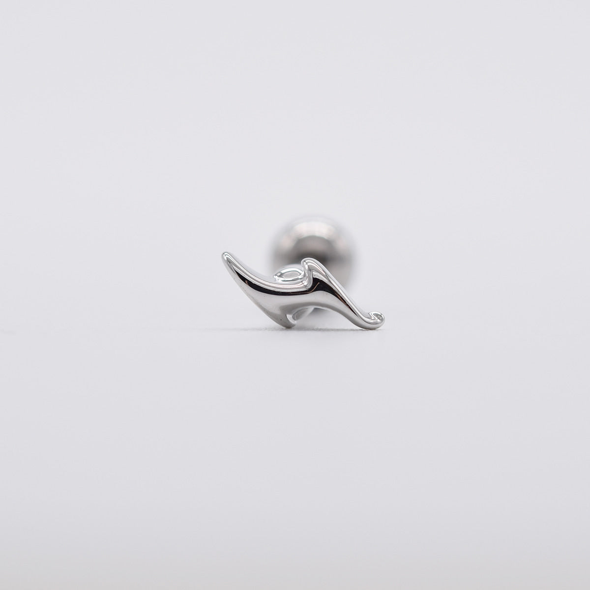 [サージカル]ミニマルカーブ カオス バーベルピアス (4Type) 16G カーブデザイン ピアス  軟骨ピアス