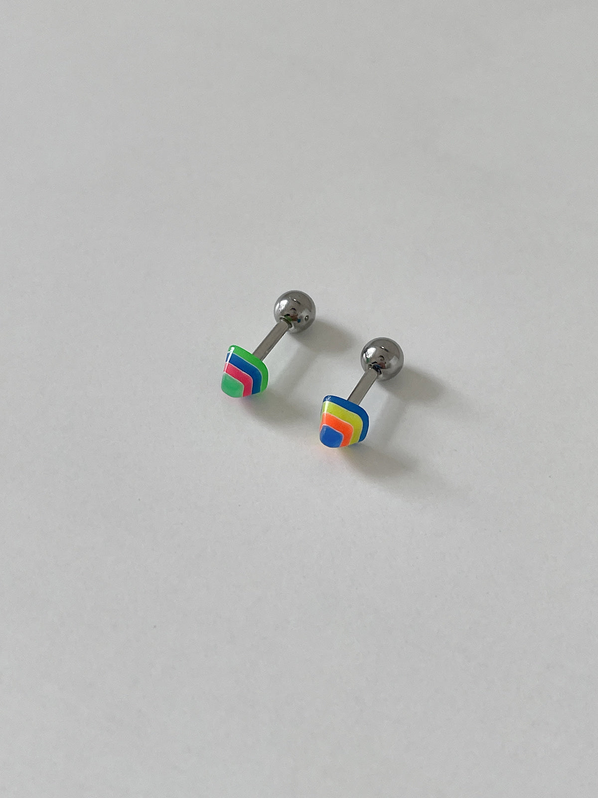 [サージカル] カラフル ピラミッド バーベルピアス 16G ボディピアス (2Color)