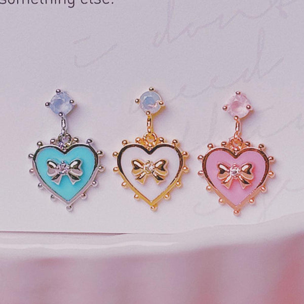 ピアス　ハーバリウム　ハート　ピンク　蝶　蓄光　光る　赤　推し活　バレンタイン ピアス ハーバリウム ハート ピンク 蝶 蓄光 光る 赤 推し活